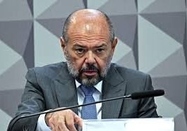 Investigação aponta ex-ministro de Bolsonaro como ‘pilar institucional’ de esquema de descontos no INSS