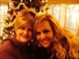 Apresentadora de TV dos EUA mata mãe a facadas no Halloween