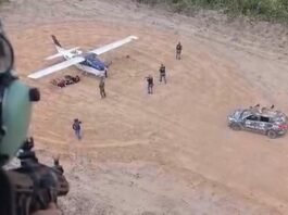 Avião com droga é interceptado e 450 kg de cocaína são apreendidos em MT