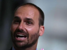 Fundo de advogado de Eduardo Bolsonaro comprou casa em estado onde vive o deputado