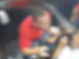 Policial aposentado é filmado agredindo idoso dentro de elevador