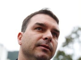 Flávio Bolsonaro critica Michelle após publicação sobre festas de Vorcaro: “Completamente desinformada”