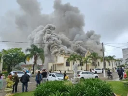 Incêndio destrói igreja em Santa Catarina; Ver fotos e vídeo