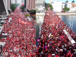 Manifestações em apoio a Lula mobilizam 76 cidades do Brasil; Paulista reúne multidão; vídeo